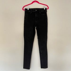 American Eagle black high waisted jegging
